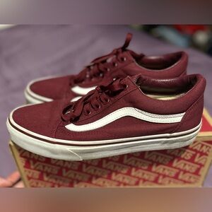 Vans Skater Sneaker. Burgundy
